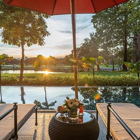 Summit Windmill Golf Suite Hotel At Suvarnabhumi Μπανγκόκ Εξωτερικό φωτογραφία View of the golf course from the clubhouse