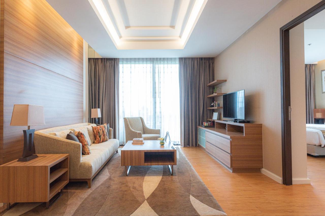 Summit Windmill Golf Suite Hotel At Suvarnabhumi Μπανγκόκ Εξωτερικό φωτογραφία A living room in a condominium