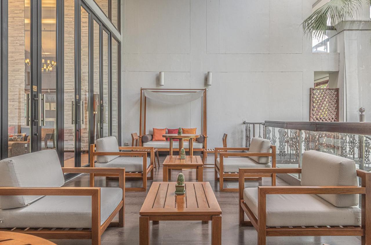 Summit Windmill Golf Suite Hotel At Suvarnabhumi Μπανγκόκ Εξωτερικό φωτογραφία The hotel's lobby