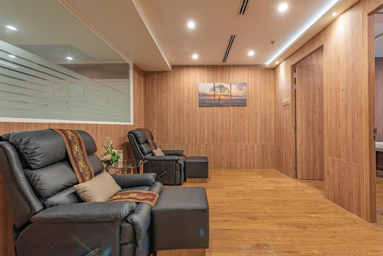 Summit Windmill Golf Suite Hotel At Suvarnabhumi Μπανγκόκ Εξωτερικό φωτογραφία The interior of the Thai Airways First Class Lounge at Suvarnabhumi Airport